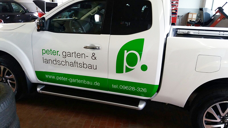 Fahrzeugbeschriftung für Gartenbau Peter