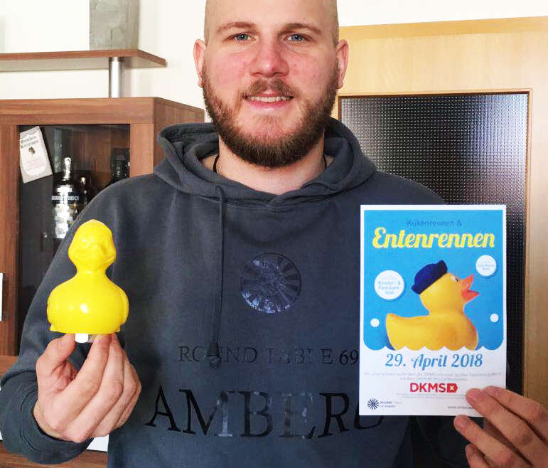 Round Table 69 Amberg mit neuem Textildruck für das Amberger Entenrennen